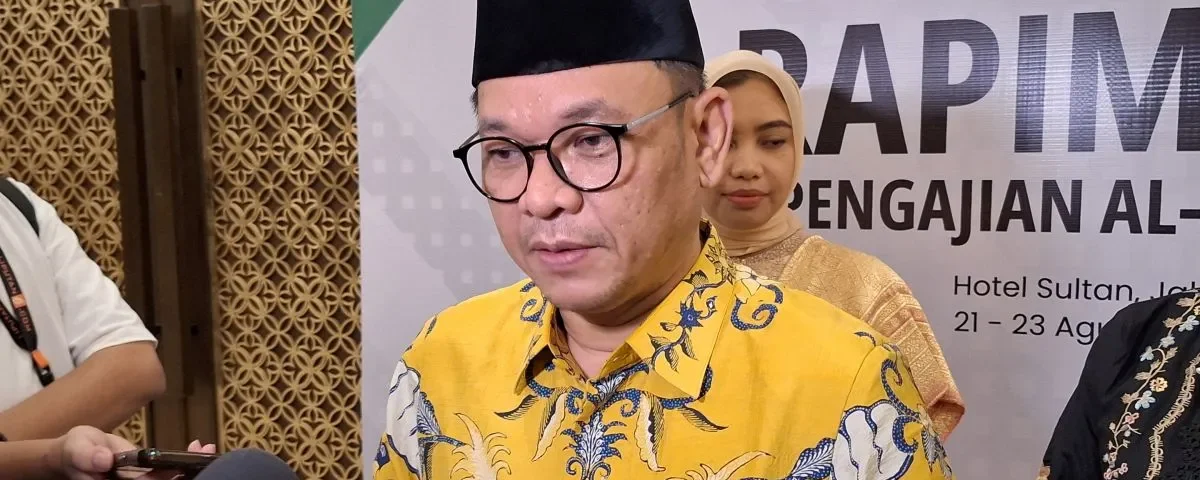 Wakil Ketua Umum Partai Golkar Ace Hasan Syadzily berikan keterangan kepada wartawan usai Rapimnas Pengajian Al Hidayah di Jakarta, Kamis (22/8/2024) malam. ANTARA/Fianda Sjofjan Rassat.