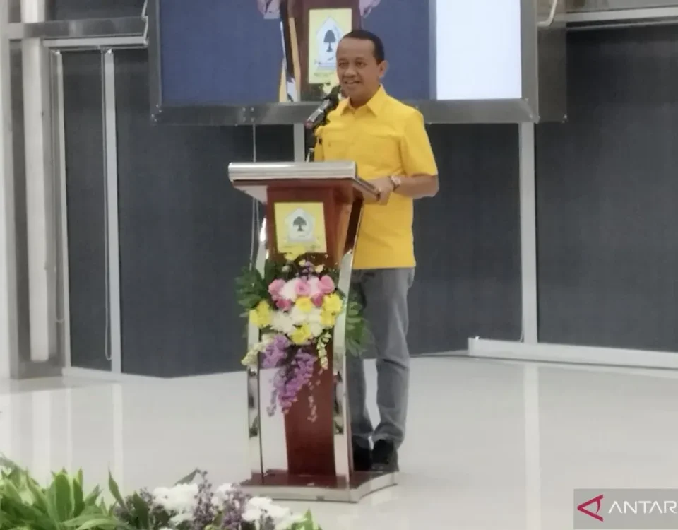 Ketua Umum Partai Golkar saat berpidato dalam Silaturahmi Perempuan Golkar dan Peringatan Hari Ibu di Kantor DPP Partai Golkar, Jakarta, Jumat (20/12/2024). (ANTARA/Bagus Ahmad Rizaldi)