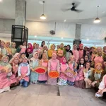 Para Peserta Workshop “Meningkatkan Potensi Usaha Mikro dari Rumah – Hobby Menghasilkan Cuan” yang diadakan DPP Pengajian Al-Hidayah bekerja sama dengan BPJS Ketenagakerjaan di Sentra Kuliner Kota Bogor, Rabu (21/5/2025)